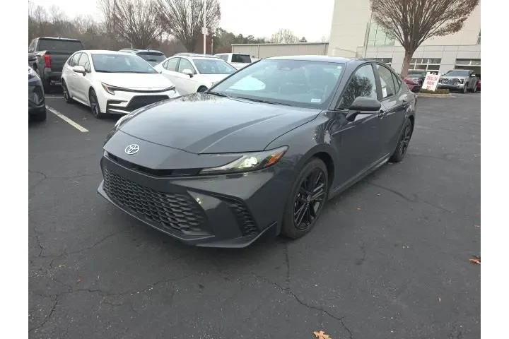 $28590 : Toyota Camry 2025 SE 4dr Sed image 3