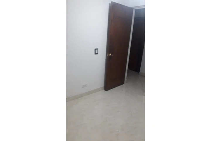 $150 : ARIRENDO HABITACION - NORMANDI image 2