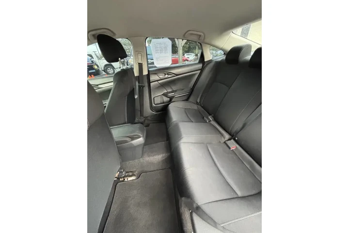 2016 Civic LX image 9