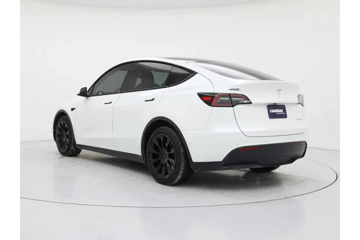 $27998 : Tesla Model Y 2022 AWD Long image 2