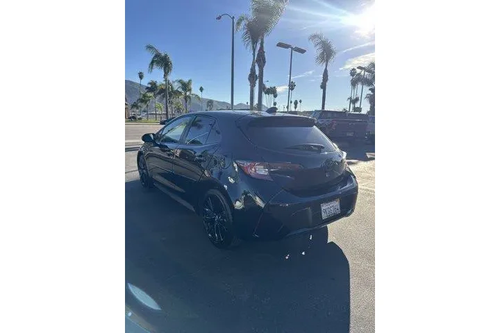 $17998 : Toyota Corolla Hatchback 202 image 5