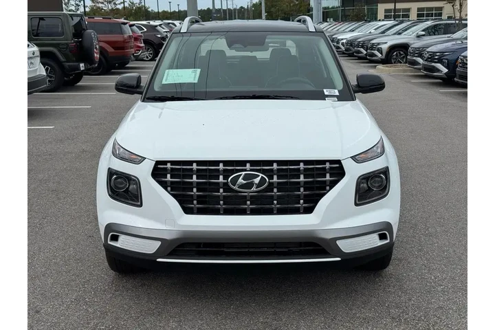 $24327 : Hyundai VENUE 2026 SEL 4dr C image 4