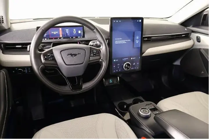 $31835 : Ford Mustang Mach-E 2024 AWD image 2