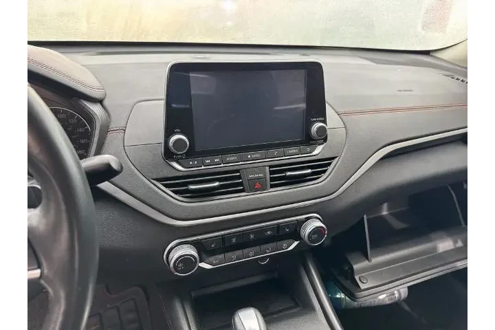 $21344 : Nissan Altima 2022 2.0 SR 4d image 8