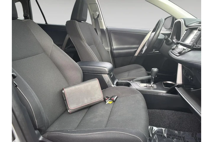 $25000 : Silver Certified2018 RAV4 XLE image 6