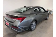 $20746 : Hyundai ELANTRA 2024 SEL 4dr thumbnail