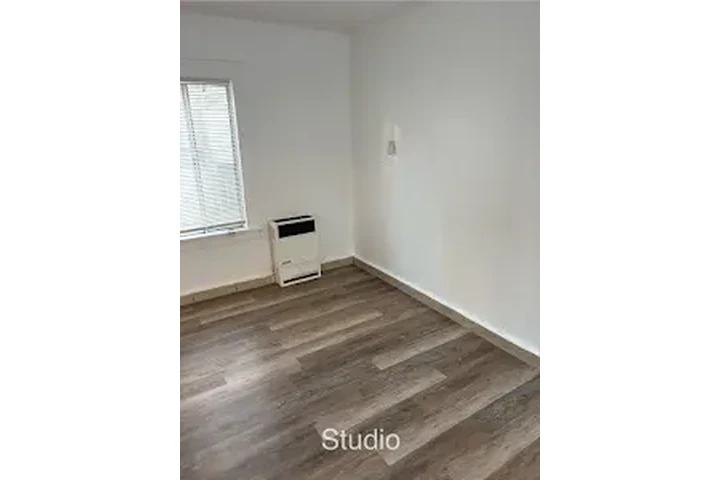 RENTO ESTUDIOS image 5