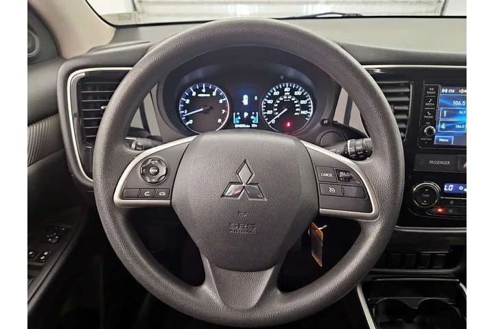 $14998 : Mitsubishi Outlander 2018 ES image 10