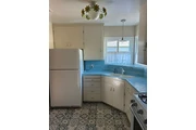 $900 : 2 BR/1 Ba charming cottage dup thumbnail