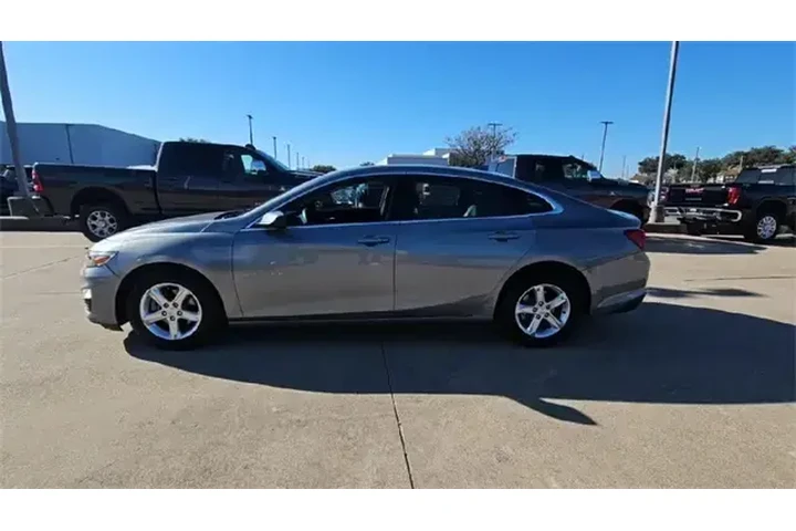 $17987 : Chevrolet Malibu 2024 LT 4dr image 5