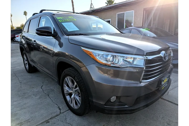 $17995 : 2015 Highlander XLE FWD V6 image 3