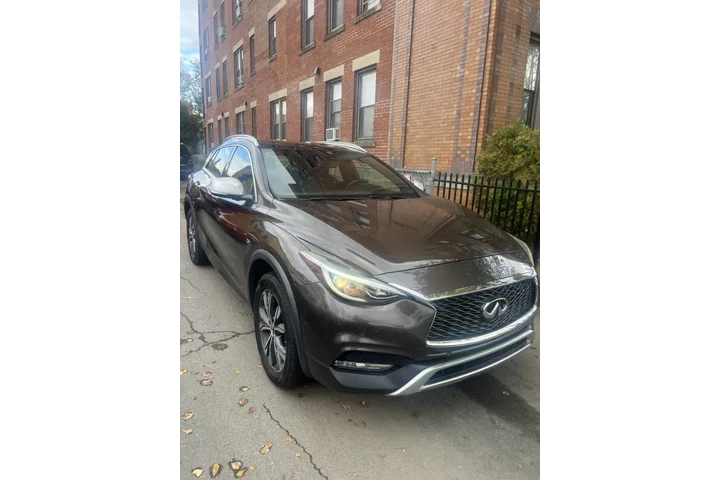 $14999 : 2017 QX30 Premium image 10
