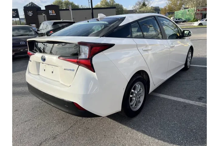 $13900 : 2021 Prius LE image 4