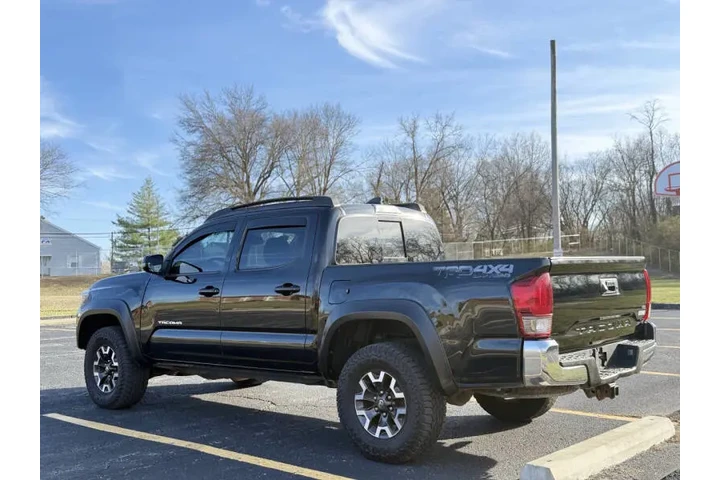 $23999 : 2017 Tacoma TRD Off-Road image 7