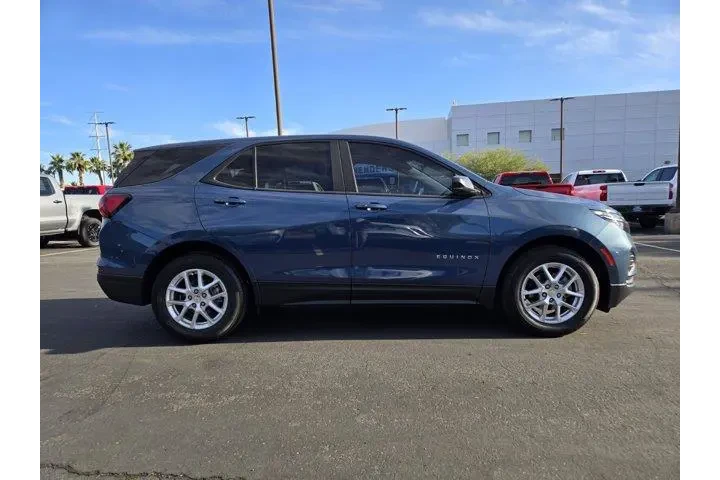 $21991 : Chevrolet Equinox 2024 LS 4d image 7