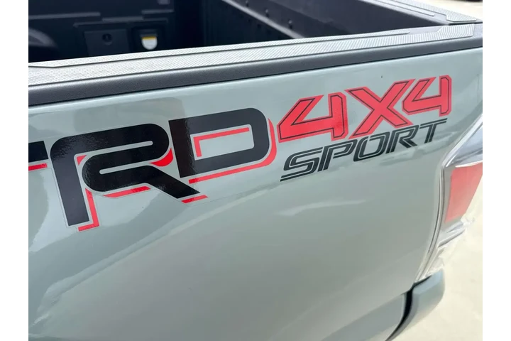 $39980 : Toyota Tacoma 2023 4x4 TRD S image 5