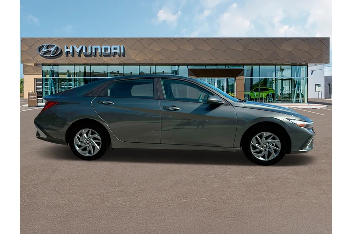 $20235 : Hyundai ELANTRA 2024 SEL 4dr image 9