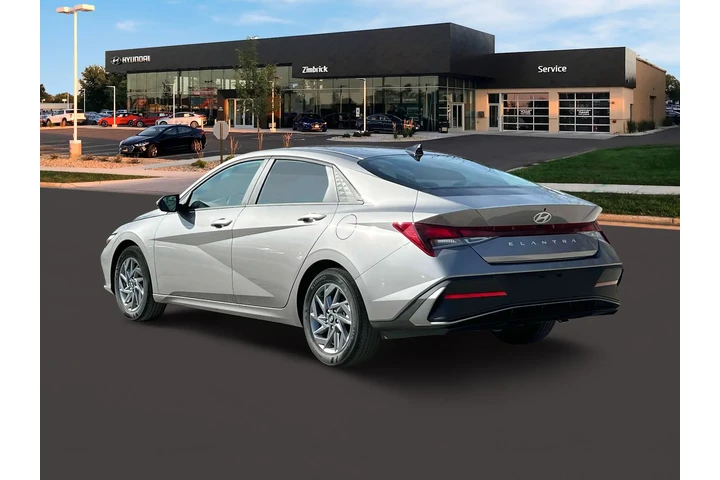 $21490 : Hyundai ELANTRA 2024 SEL 4dr image 5