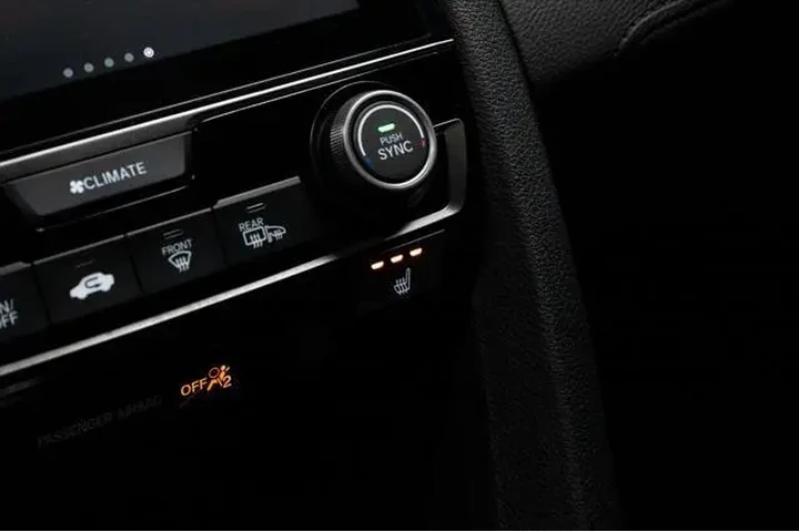 $19949 : Honda Civic 2018 Si 4dr Seda image 6