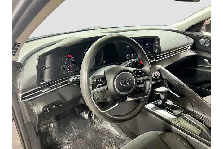 $17806 : Hyundai ELANTRA 2023 SEL 4dr image 9