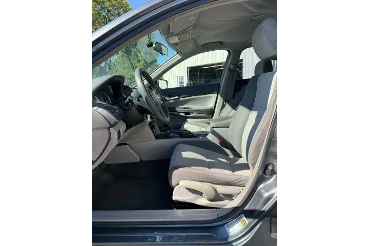 $6399 : Honda Accord 2009 LX 4dr Sed image 6