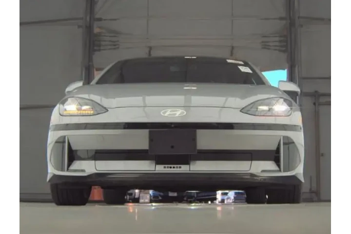 $25993 : Hyundai IONIQ 6 2023 AWD Lim image 3