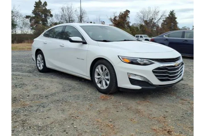$18987 : Chevrolet Malibu 2024 LT 4dr image 4