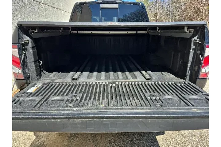 $33790 : Nissan Titan 2021 4x4 SL 4dr image 10