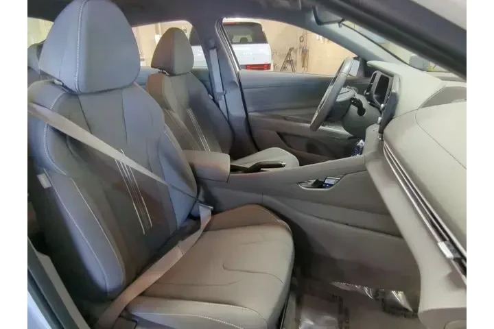 $20700 : Hyundai ELANTRA 2025 SEL Spo image 7