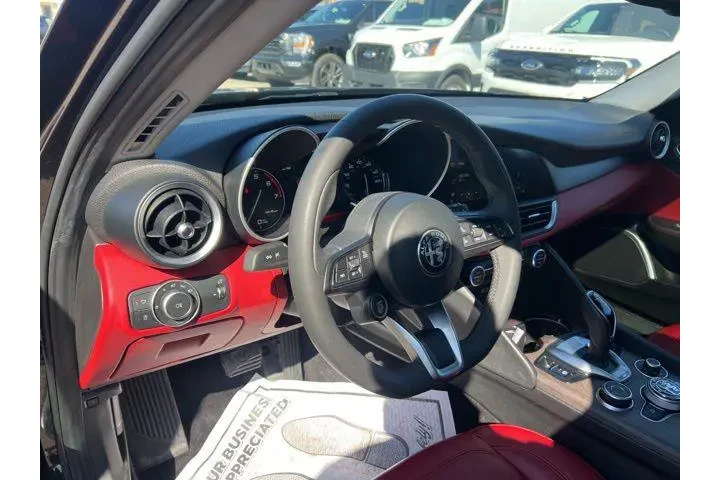 $19995 : Alfa Romeo Giulia 2020 AWD T image 7