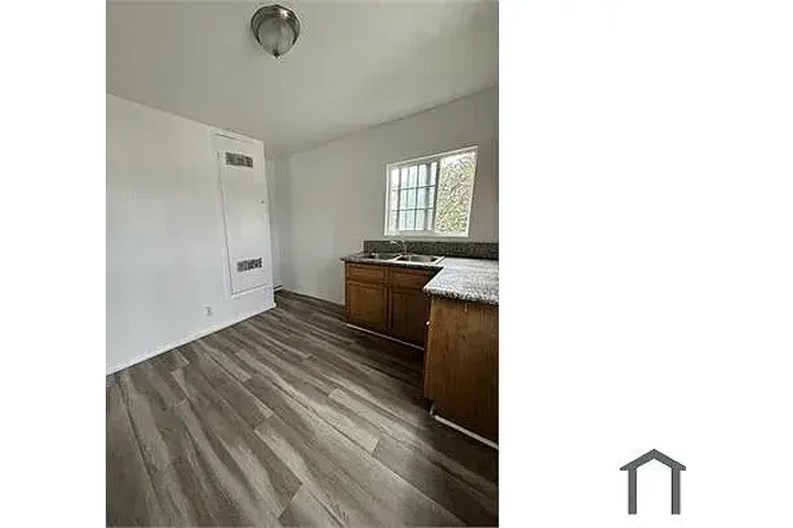 $2295 : Affordable Two Bedrooms image 5