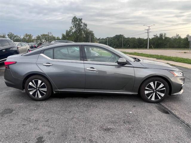 $15995 : 2019 Altima 2.5 SL image 8