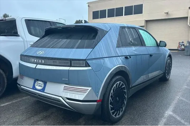 $28990 : Hyundai IONIQ 5 2023 AWD Lim image 1
