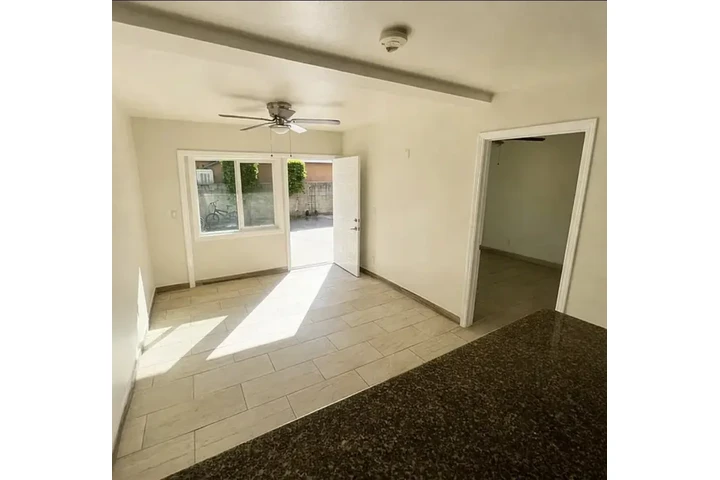 $1000 : 1 Dormitorio / 1 Baño. image 2