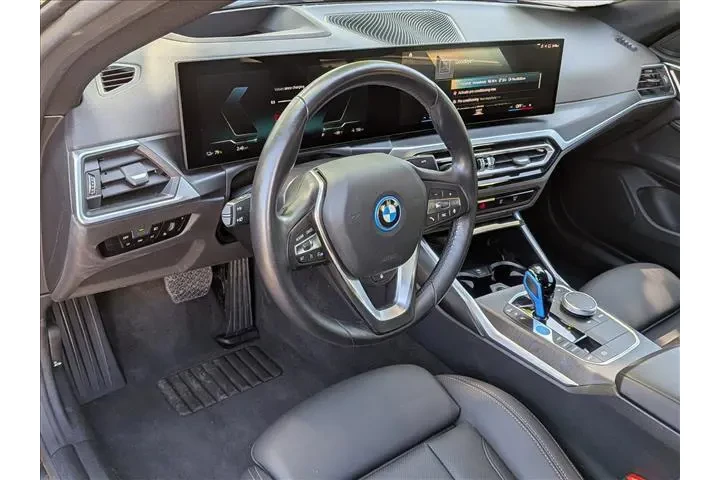 $31040 : BMW i4 2023 eDrive35 Gran Co image 10