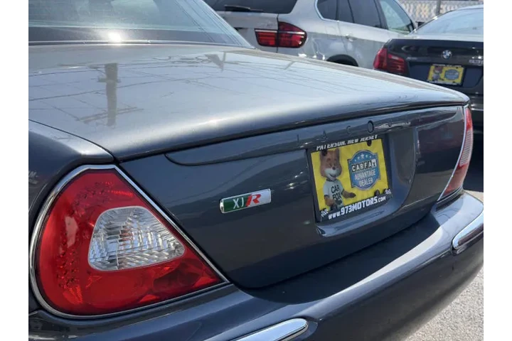 $9899 : 2005 XJR image 10