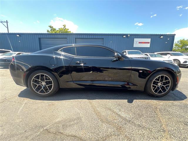 $17088 : 2017 Camaro LS, MANUAL TRANNY image 6