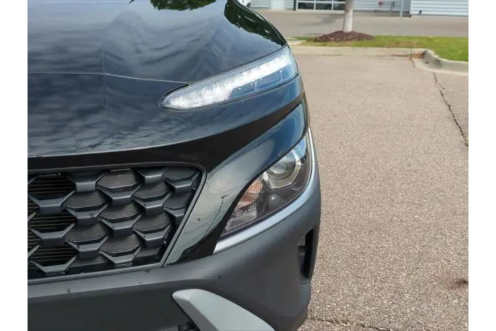 $18928 : Hyundai KONA 2023 AWD SEL 4d image 10