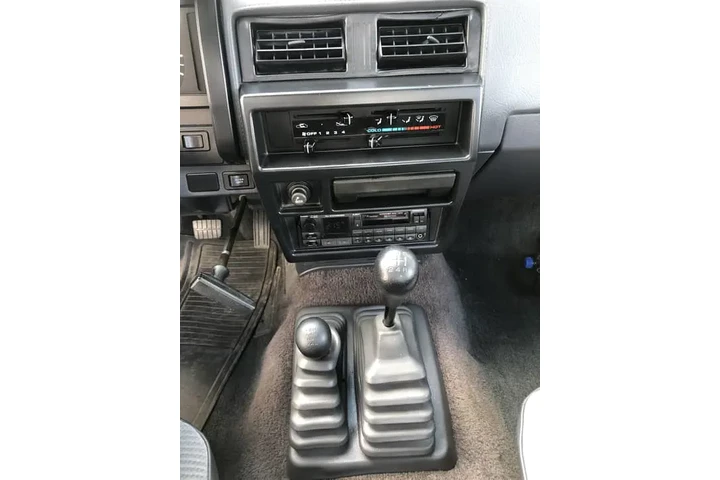 $2000 : Still clean and runs well image 2