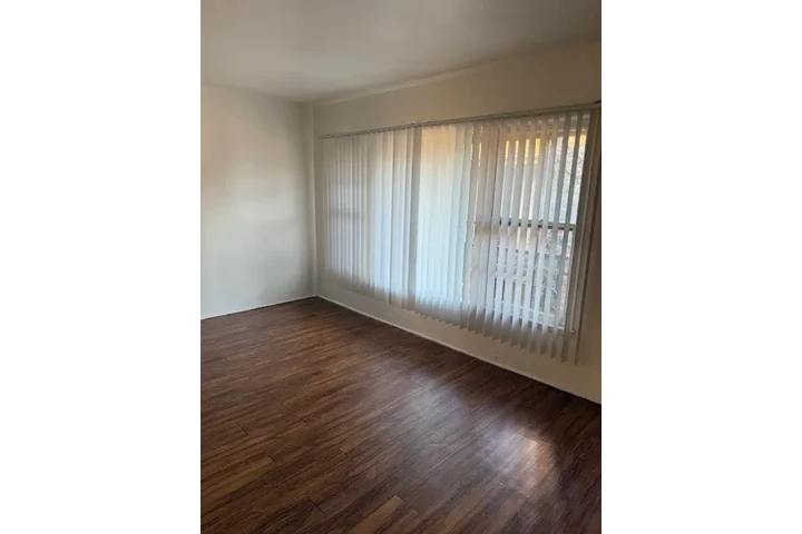$1495 : Studio Available Now image 6