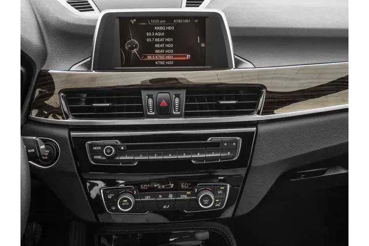 $1000 : BMW X1 2017 AWD xDrive28i 4d image 10