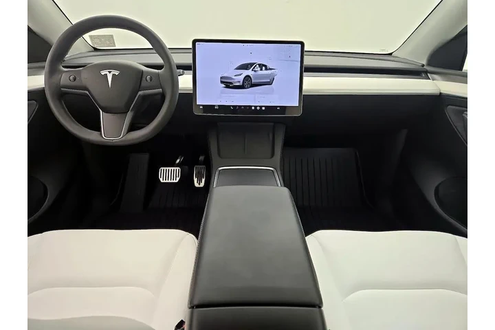 $37998 : Tesla Model Y 2024 AWD Long image 1