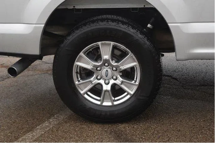 $13000 : Ford F-150 2015 4x4 XLT 4dr image 3