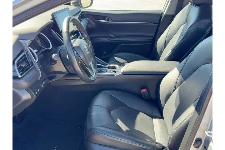 $29898 : Toyota Camry 2023 XLE V6 4dr image 5