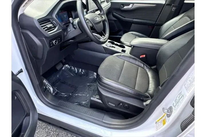 $21970 : Ford Escape Plug-In Hybrid 2 image 9