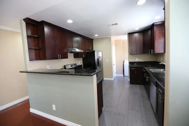 $800 : Beautiful Home...Los Angeles image 5