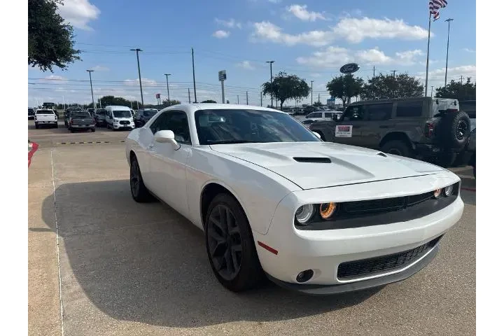 $23795 : Dodge Challenger 2023 SXT 2d image 7