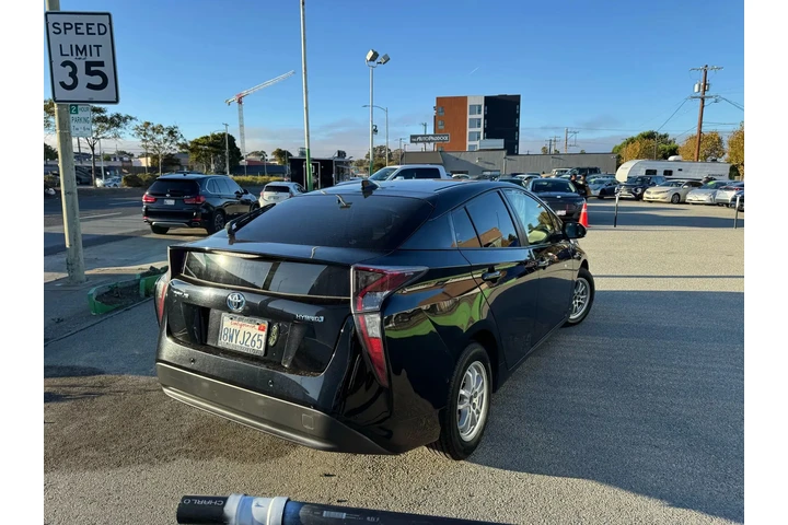 $12500 : 2018 Toyota Prius Two Hatchbac image 9