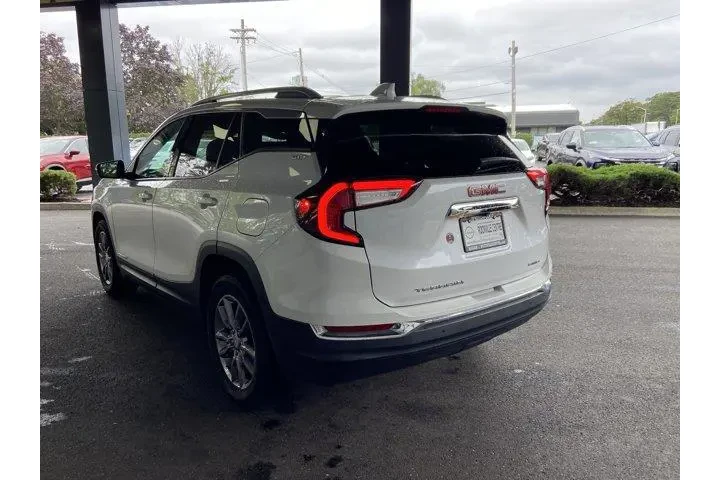 GMC Terrain 2022 AWD SLT 4dr image 7
