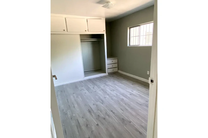 $1700 : Lynwood-Apt 1 Rec/1bano image 4